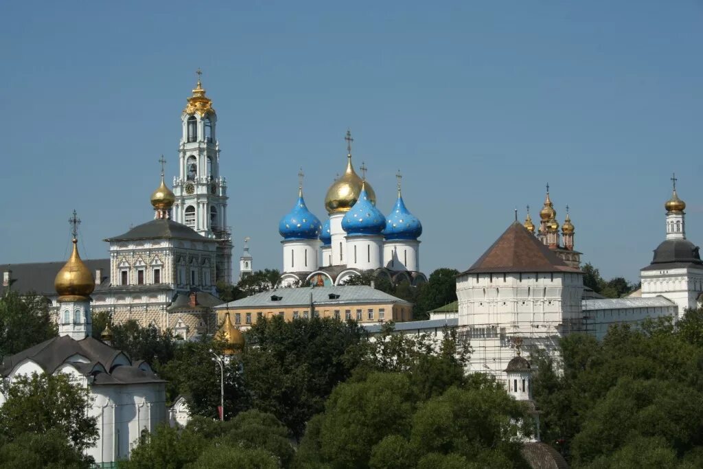 Сергиев посад в каком веке. Лавра Сергиев Посад. Сергиев Посад золотое кольцо. Сергиев Посад достопримечательности. Сергиев Посад проект.