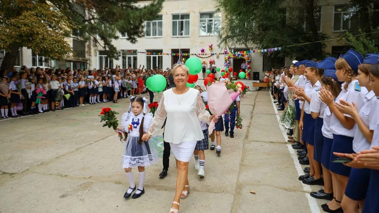 Скворцовская школа Симферопольский район. 21 Школа Симферополь. Мазанская школа Симферопольский район. Зареченская школа Симферопольский район. Электронная крымская школа