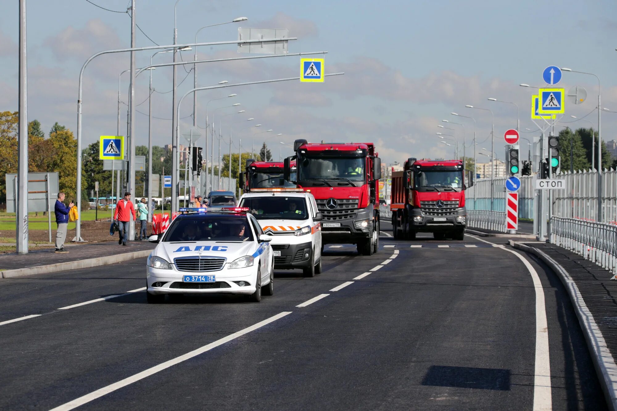 Летний мост санкт-петербург. Лиговский путепровод 2021. Когда откроют движение по биржевому мосту. В петербурге открыли движение. Букато беглов зсд открытие.