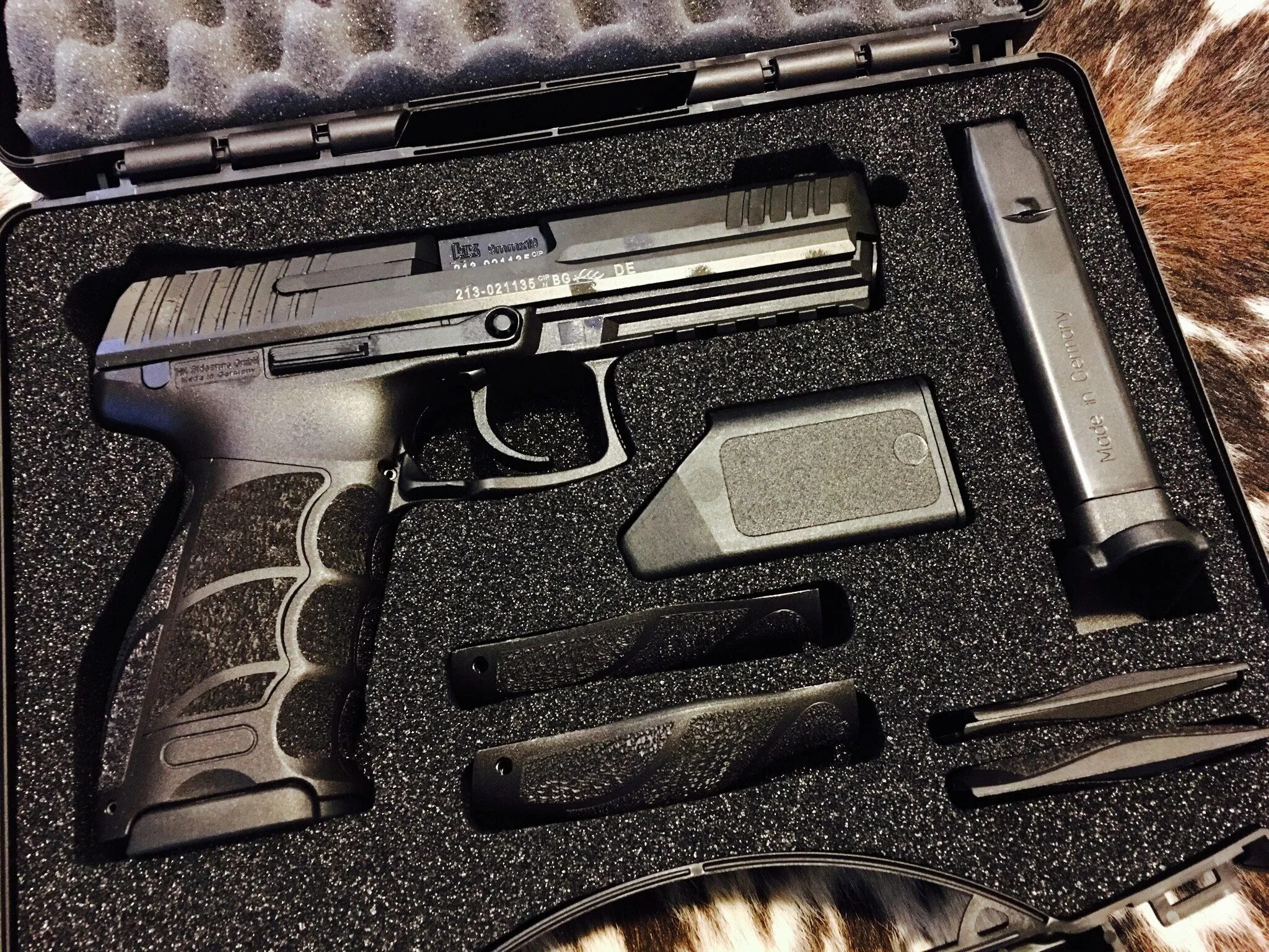 P30 new edition. HK p30l с компенсатором. HK p30l vs USP. H&K p30l.