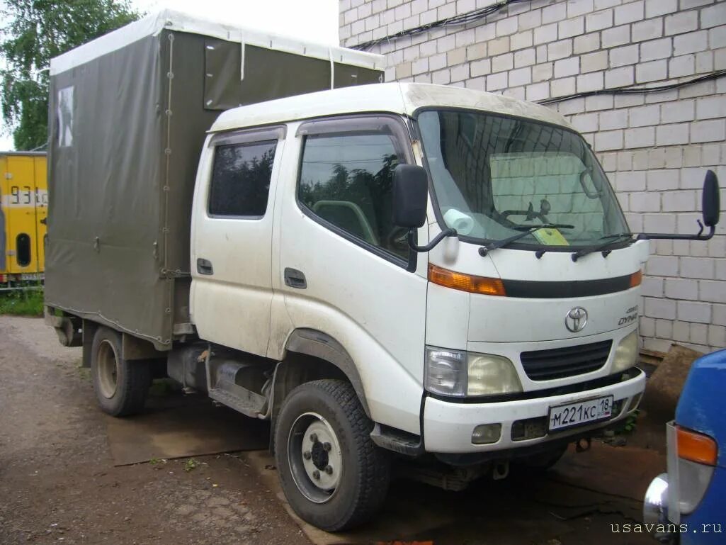 Тойота дюна 4х4 купить. Toyota Dyna 4wd. Тойота Дюна 4 ВД. Toyota Dyna 4wd двухкабинник. Тойота Дюна 4х4 фургон.