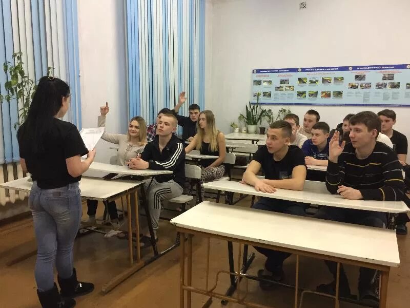 дети учатся в детском саду. педагогический колледж воспитатель детского сада. колледж воспитатель детского. колледж воспитатель детского. воспитатель с детьми.