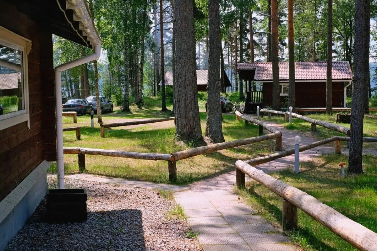 Загородный дом жемчужина лосево. База жемчужина лосево. Загородный комплекс. Загородный клуб ленобласть. Турбаза жемчужина лосево.