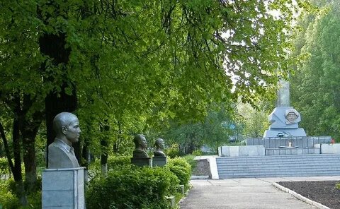 Памятники города волжска