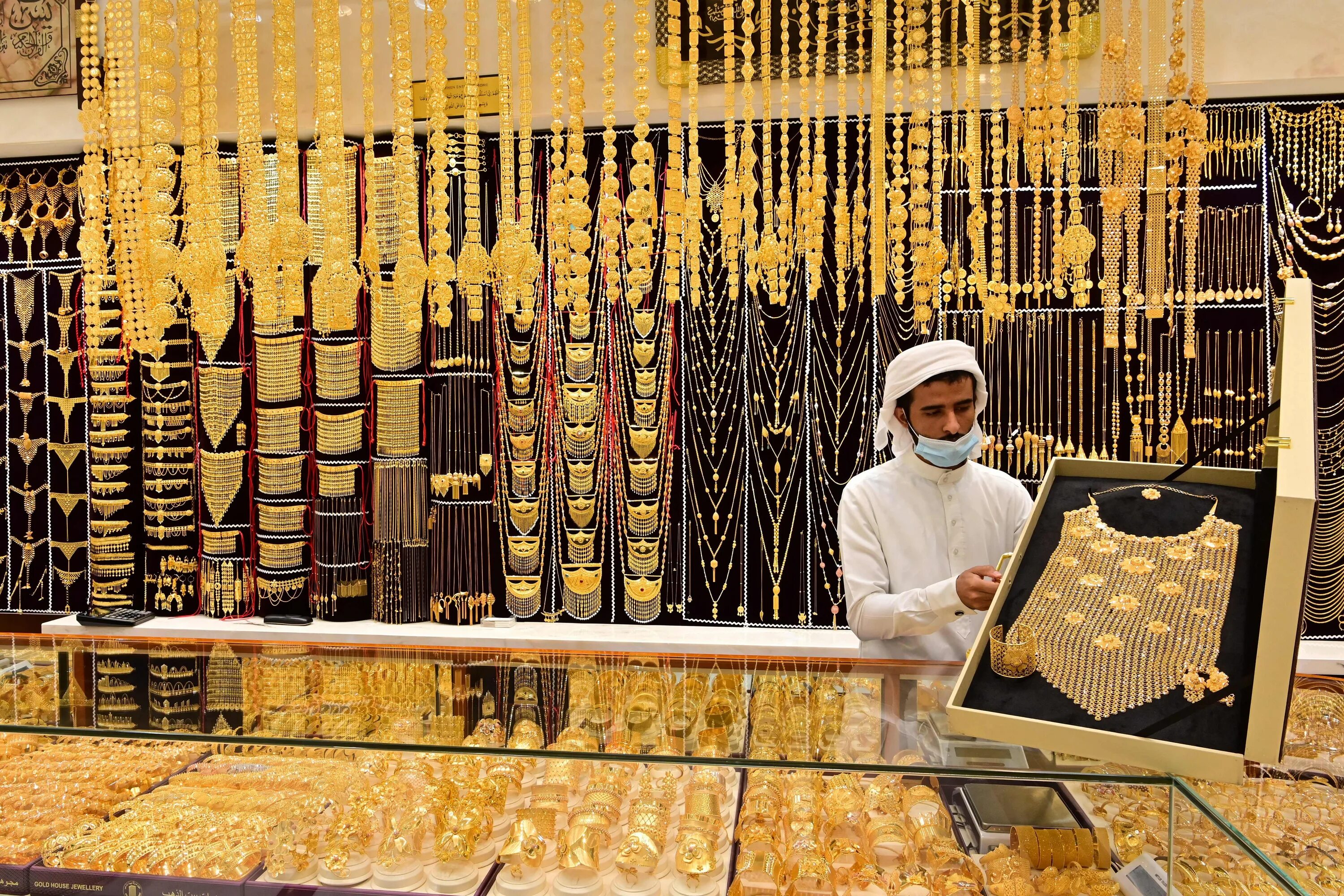 Золотой рынок Gold Souk. Gold Souk Дубай. Золотой базар Катар. Золотой базар в Дубае.