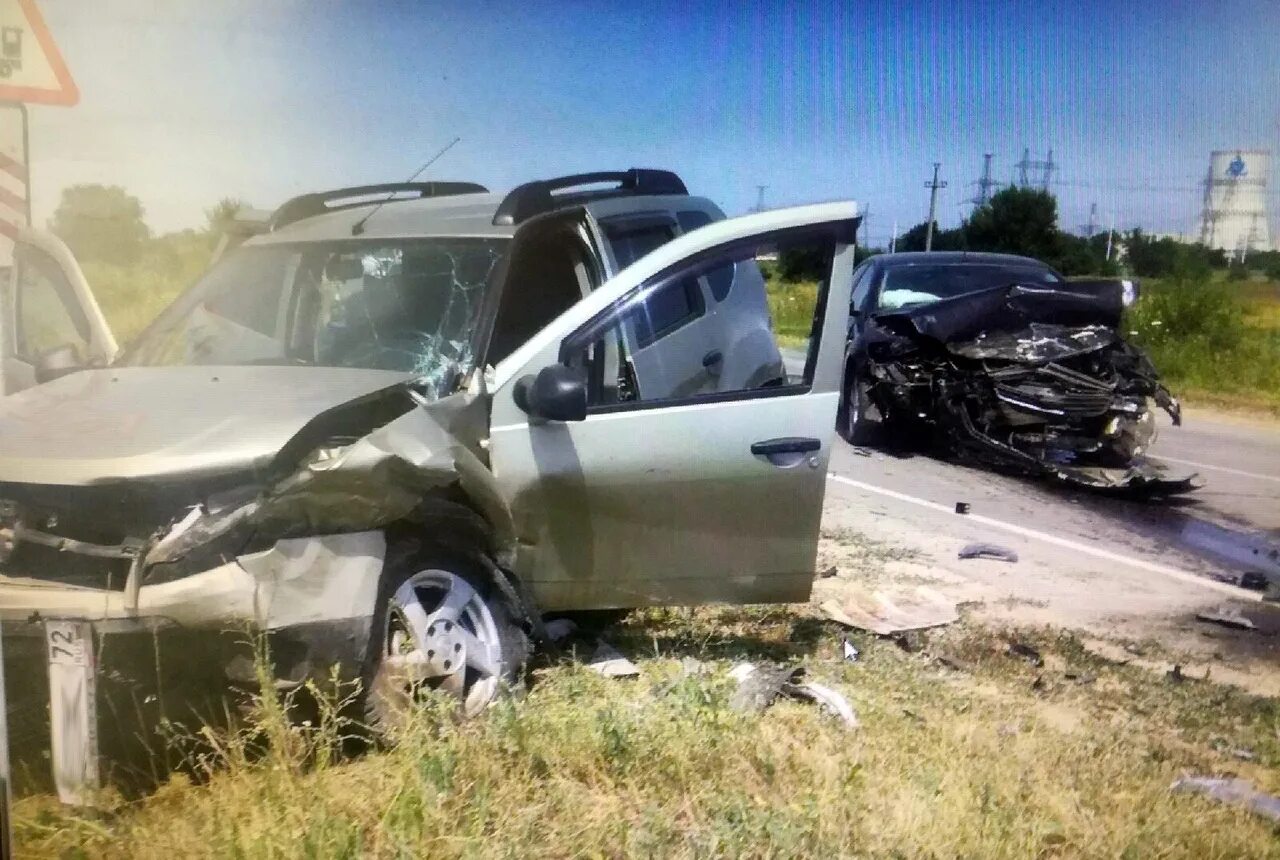 Новости волгодонска происшествия дтп. Блокнот волгодонск происшествия дтп. Авария ростов волгодонск. Авария 2022 года на трассе волгодонск зимовники. Авария город волгодонск.