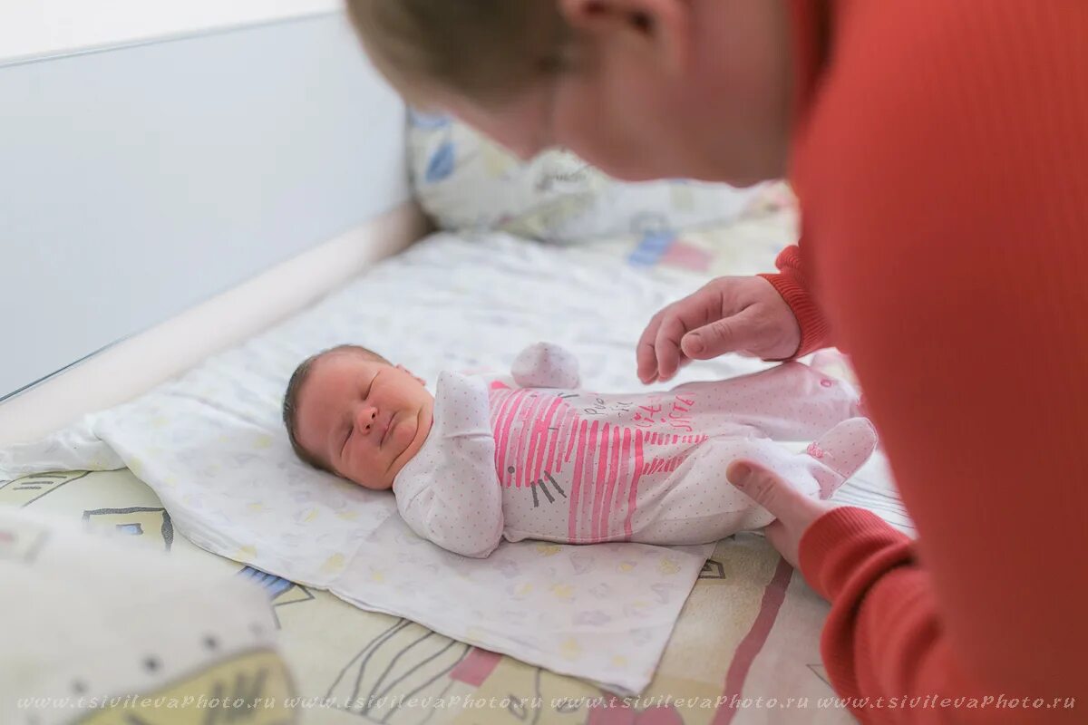 выписка из роддома vts. репортаж из роддома. плакат в роддом. репортаж из роддома. выписка из роддома феодосия.
