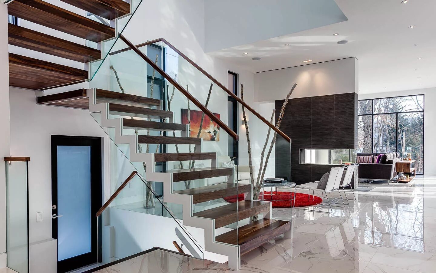 Современные лестницы на второй этаж. Современные лестницы на второй этаж. Современные лестницы в интерьере. Лестница металлическая на второй этаж двухмаршевая. Стильные лестницы в доме.