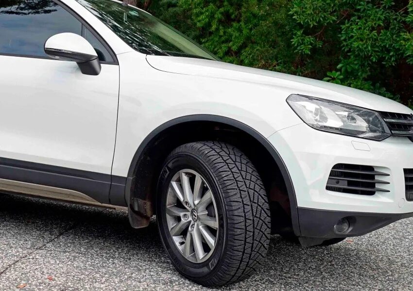 Шины 215 65 на кроссовер. Michelin Latitude Cross Touareg. Michelin Latitude Cross на Фольксваген Туарег. Michelin Latitude Cross 235/50 r18. Диски 215/65 r16 для кроссоверов.