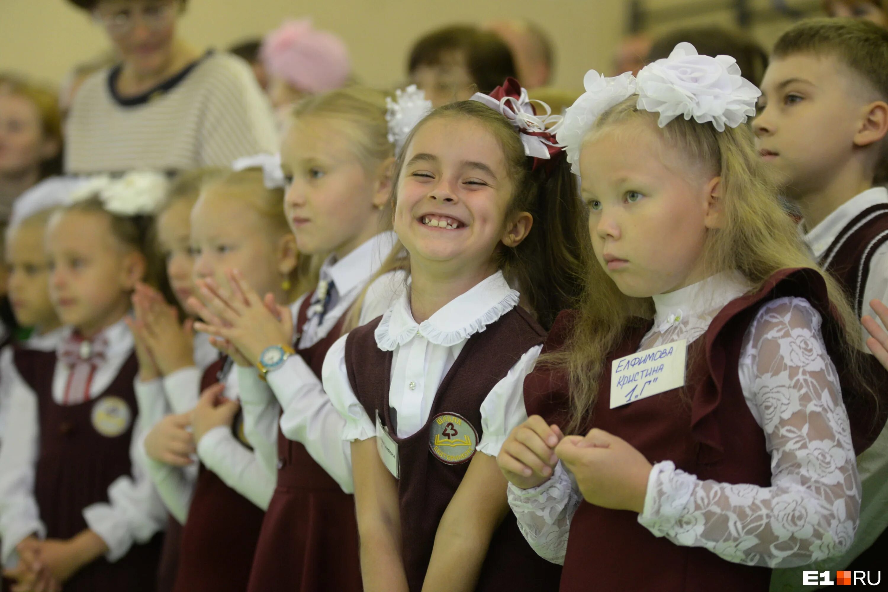 Школьники 1 класс. Первоклашки фото. Школа первый класс. Первоклассник 1 б класс. Фото первоклассников.