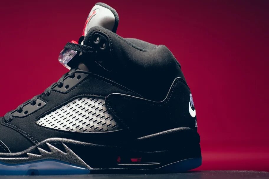 Кроссовки air jordan 5. Nike Air Jordan 5 Black Metallic. Air Jordan 5 Retro Black. Air Jordan 5 Black Metallic. Nike Jordan 5 Retro.