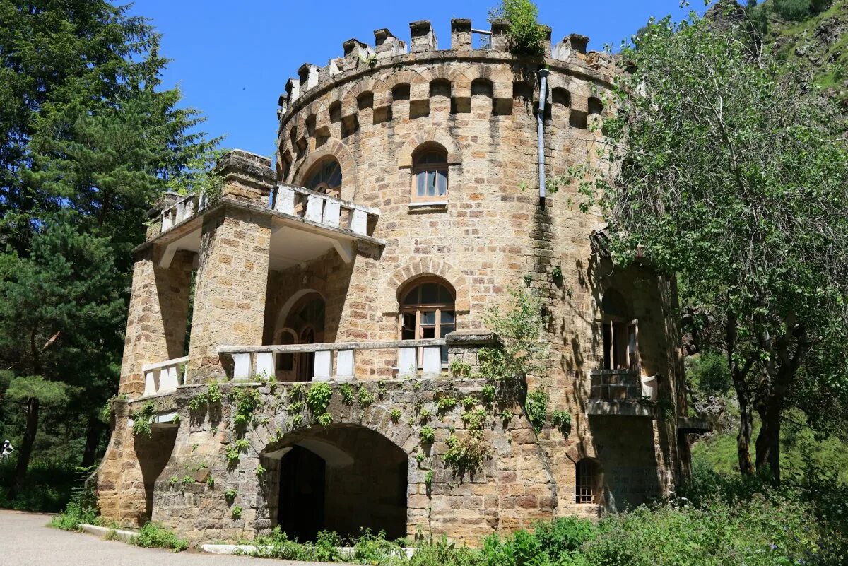 Водопад кызыл су джилы су. Калинов мост эльбрус. Нарзанная долина в кисловодске. Лада калина российские номера. Калинов мост джилы су.