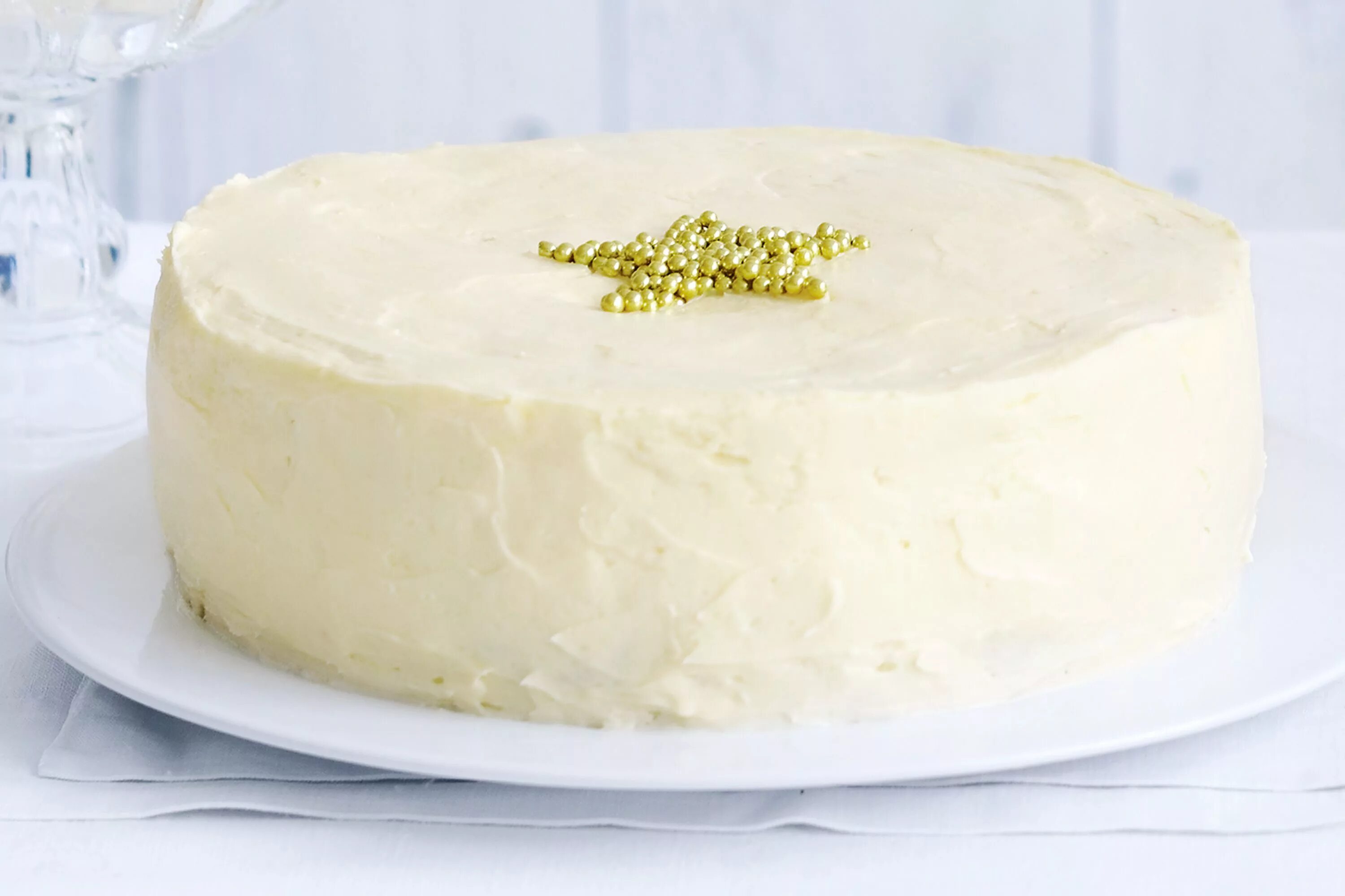 Покрытие торта белым шоколадом. Торт с белым шоколадом. Финишное покрытие торта. Терен из белого шоколада. White Chocolate Dome Cake.