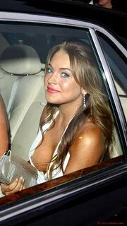 Lindsay Lohan rucha się w tyłek.