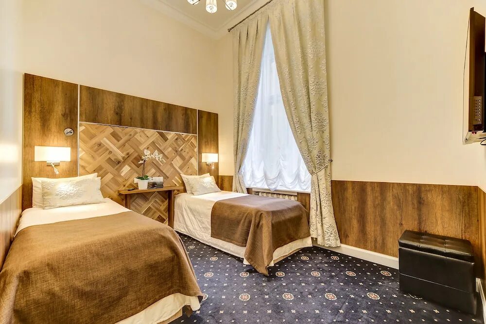 Представительский люкс номер. Отель санкт петербург в спб. Достоевский 3 отель спб. Выборгский район пироговская набережная 5/2 санкт-петербург россия. Бронирование номеров петербург.