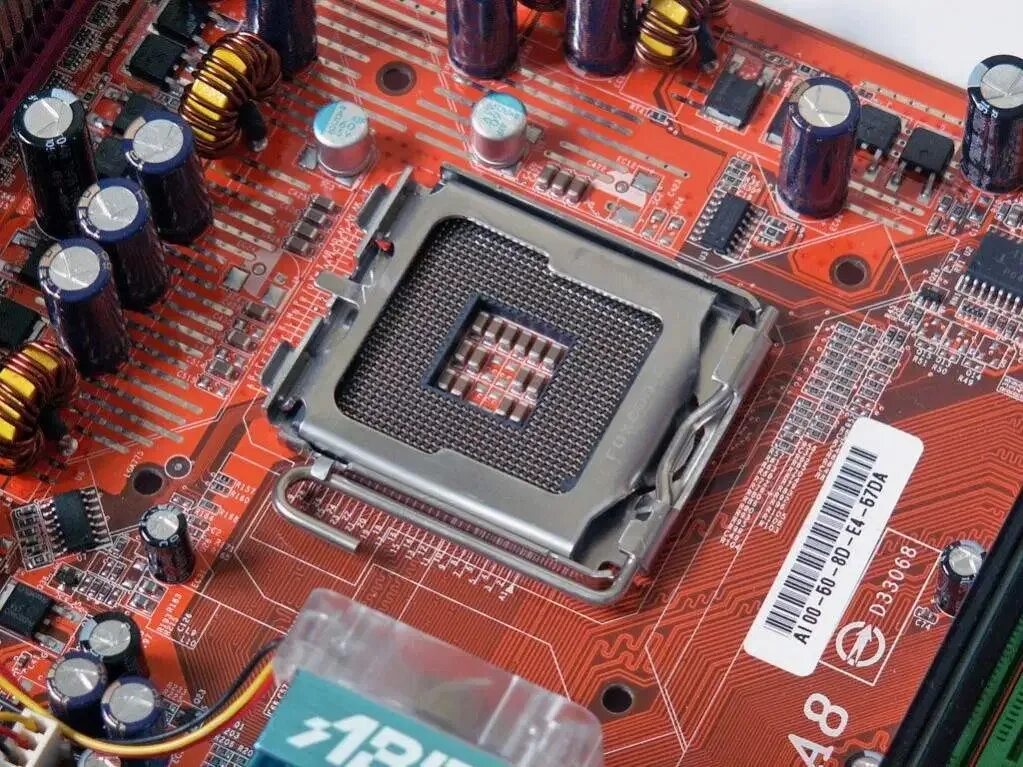 Сгоревшая материнская плата. Пк lga775. Разъем - pga478. Lga 478. Материнская плата с кулером.