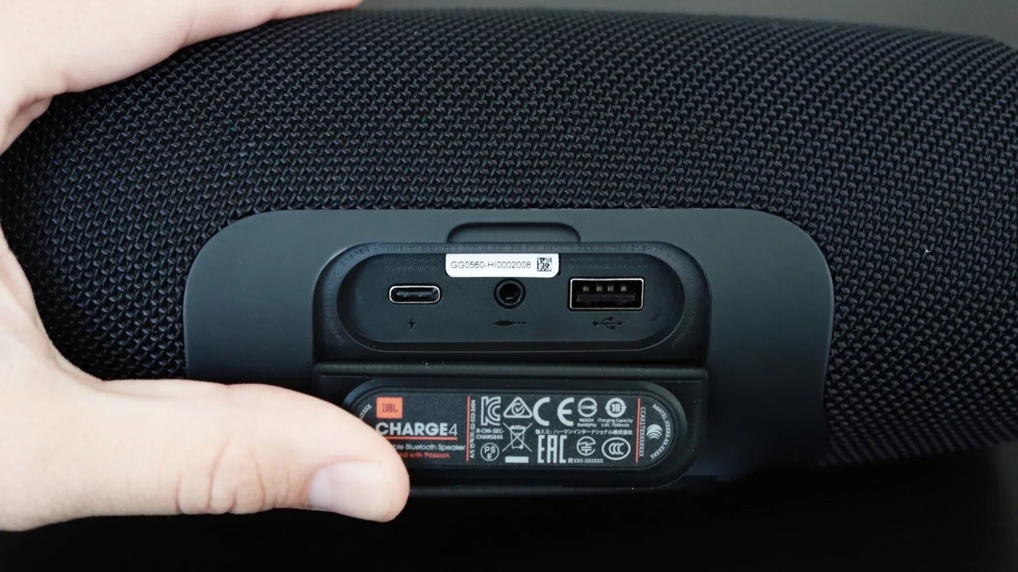 Какая версия jbl лучше. Jbl charge 4 gg. jbl charge 4 gg версия. чардж 5 jbl колонка. jbl charge 4 ipx7.