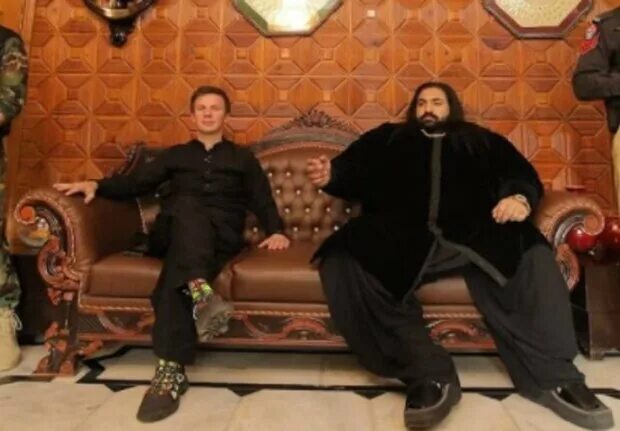 Хана баба мир наизнанку. Хана баба мир наизнанку. Хан баба разоблачение мир наизнанку. Хана баба мир наизнанку. Комаров мир наизнанку пакистан.