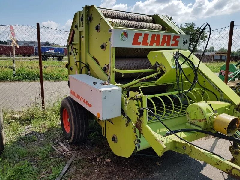 Колесо подборщика. Подборщик CLAAS 300. Прессподборщик Велгер. Велгер 630. Спецтехника прессподборщик.