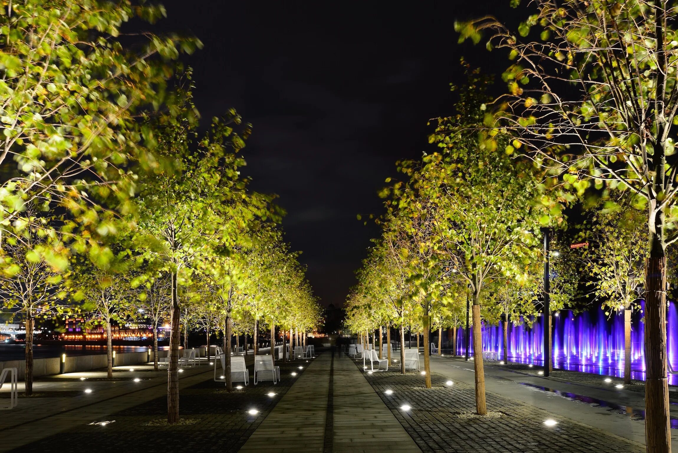 освещение в парке. подсветка в парке. фонари альфреско. уличное освещение в парках. освещение парков и скверов.