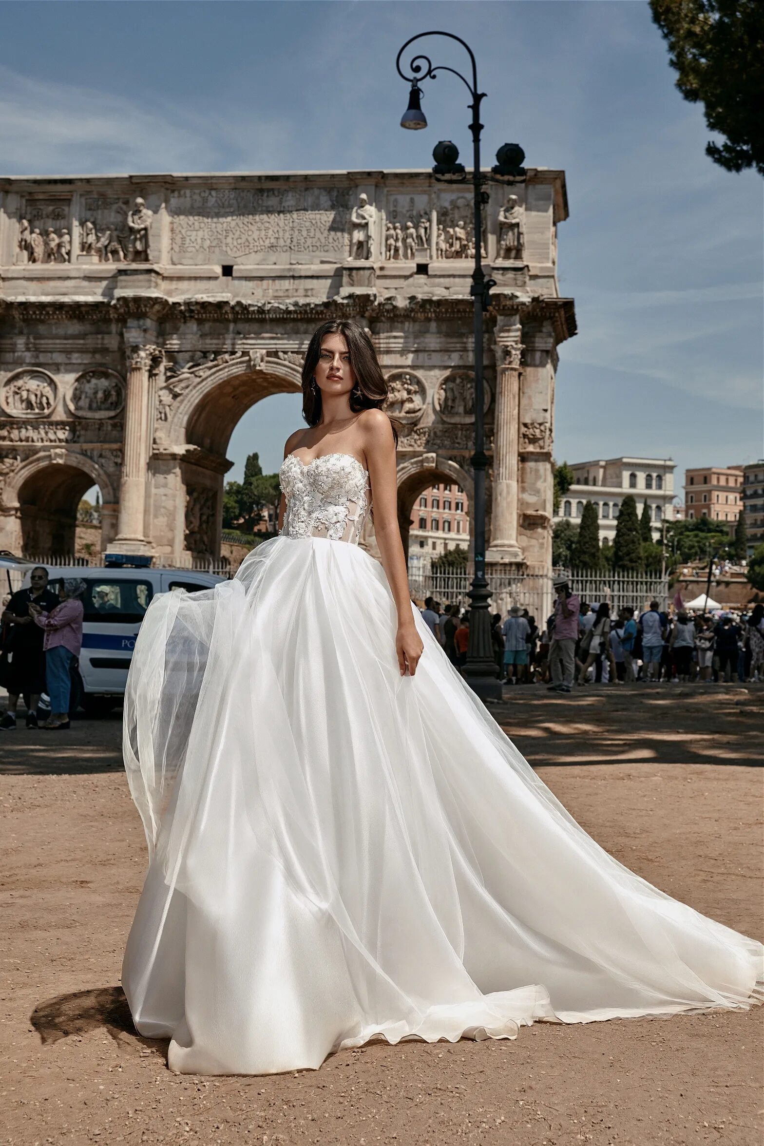 Шикарные свадебные платья. Укоро, енные свадебные платья. Келин либослари 2021. Свадебный салон robe blanche. Дешевые свадебные платья.