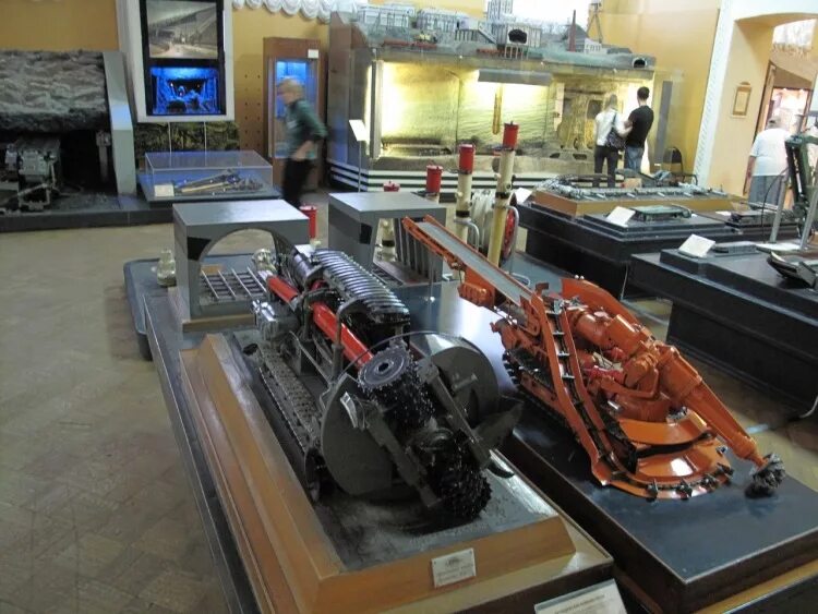 политехнический музей в москве экспонаты. политехнический музей проводит огромную работу по сохранению. политехнический музей внутри. политехнический музей космос. музей политех вднх.