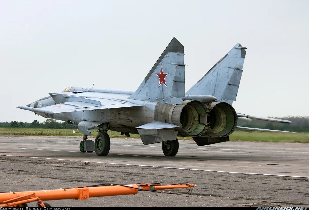 Миг-25рбт. Mig 25. Миг-25 сверхзвуковой самолёт. Самолет миг 25п.