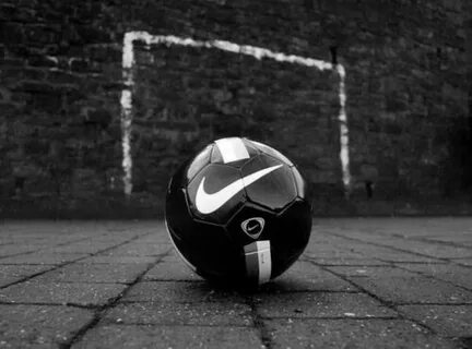 Фото футбольный мяч на аву.
