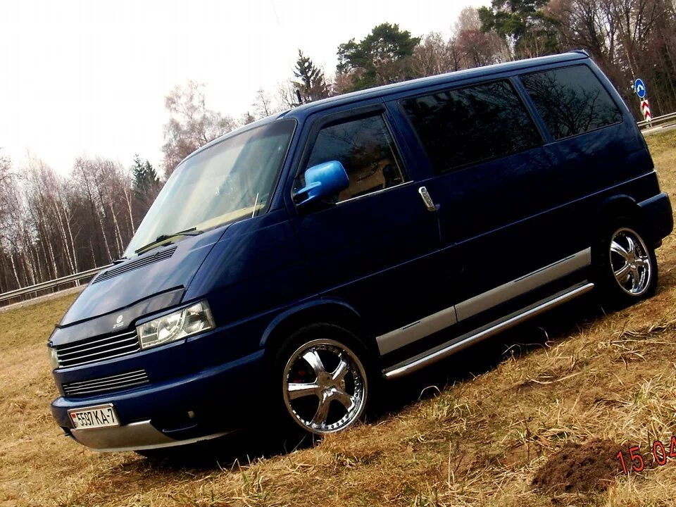 Volkswagen t4 2000. Фольксваген т4 2000г. Фольксваген Транспортер т4. Volkswagen Transporter t4 2000 года.