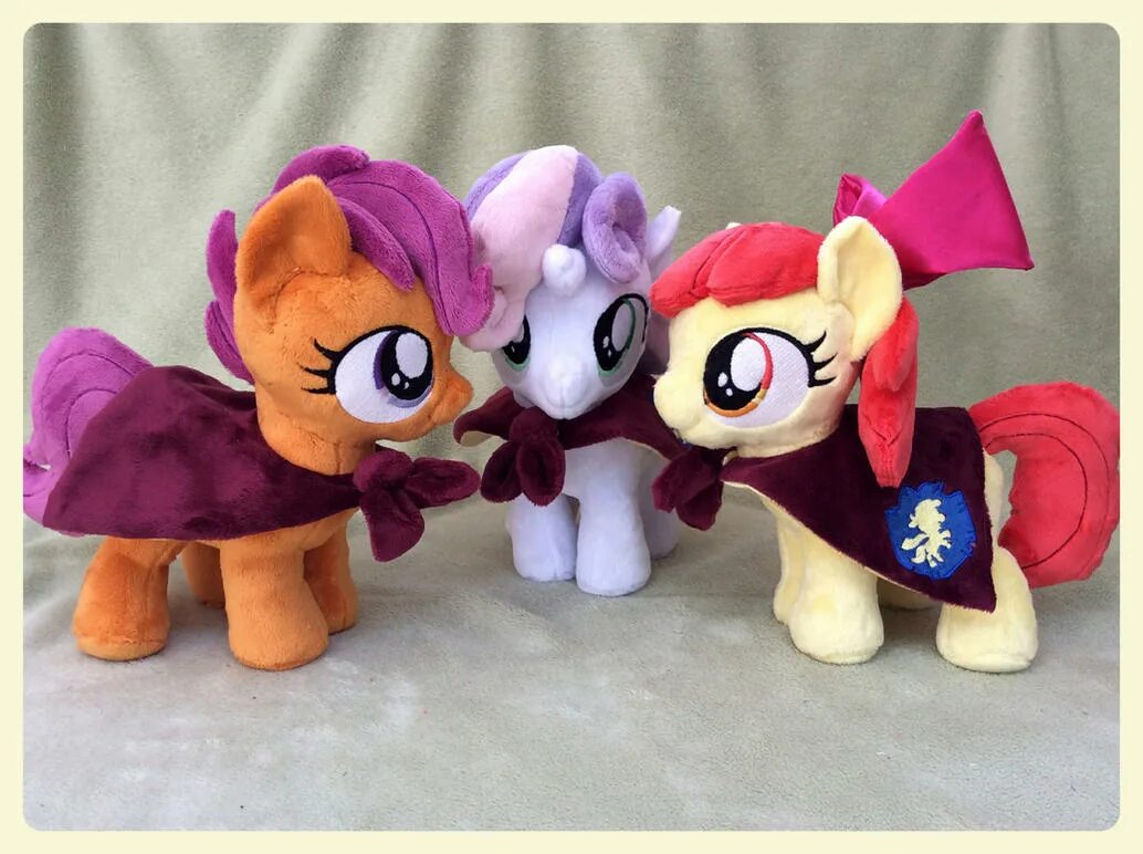 Купить пони старых. Apple Bloom Plush. Эпл Блум Свити Бель и Скуталу игрушки. Игрушка пони Эппл Блум. Эппл Блум Скуталу и Свити Белль игрушки.