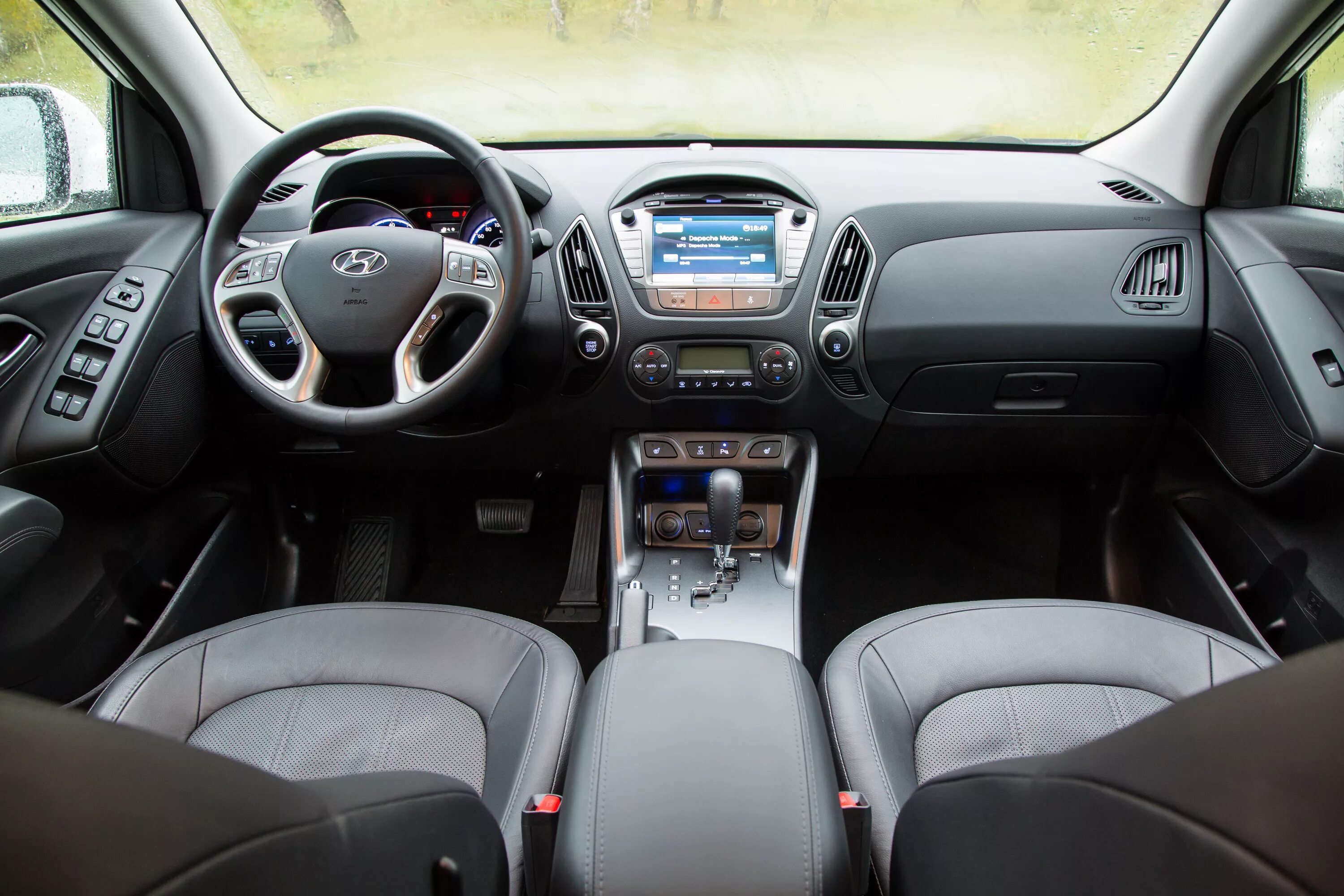 Кроссовер x35. Хендай ix35 салон. hyundai ix35 2014 interior. hyundai ix35 салон. хендай ай икс 35 салон.
