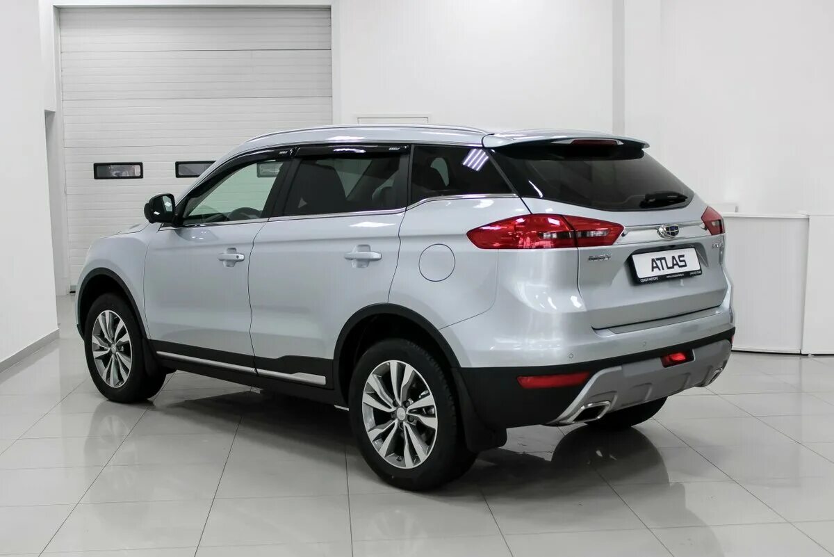 Авито авто джили атлас с пробегом. Geely atlas 2025. джили атлас про 2025. geely atlas pro диски r19. джили атлас серебристый фото.