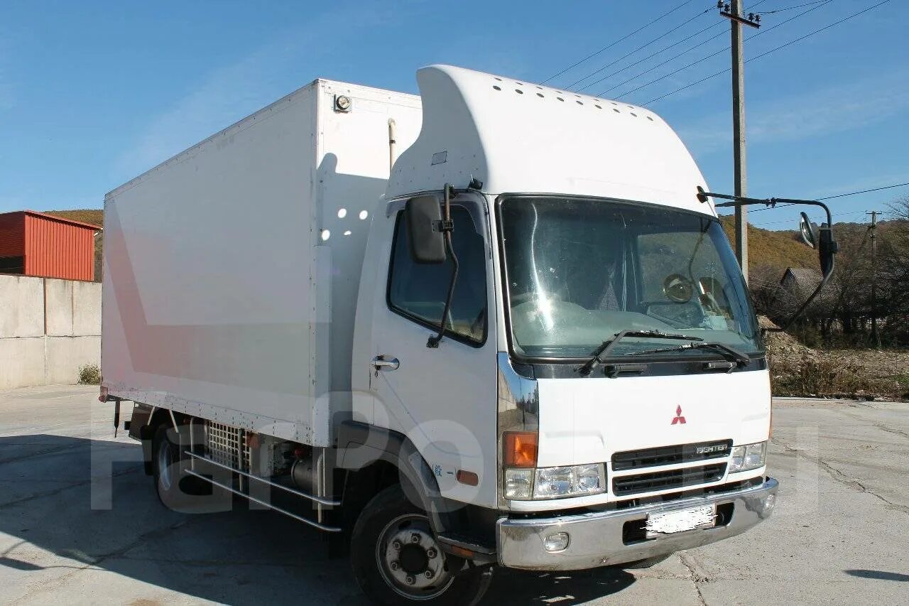 Митсубиси файтер купить. Mitsubishi Fuso Fighter рефрижератор. Митсубиси Фусо 4x2. Спойлер на Митсубиси Фусо Файтер рефрижератор 2004г. Крышка рефрижератор Mitsubishi 7000d.