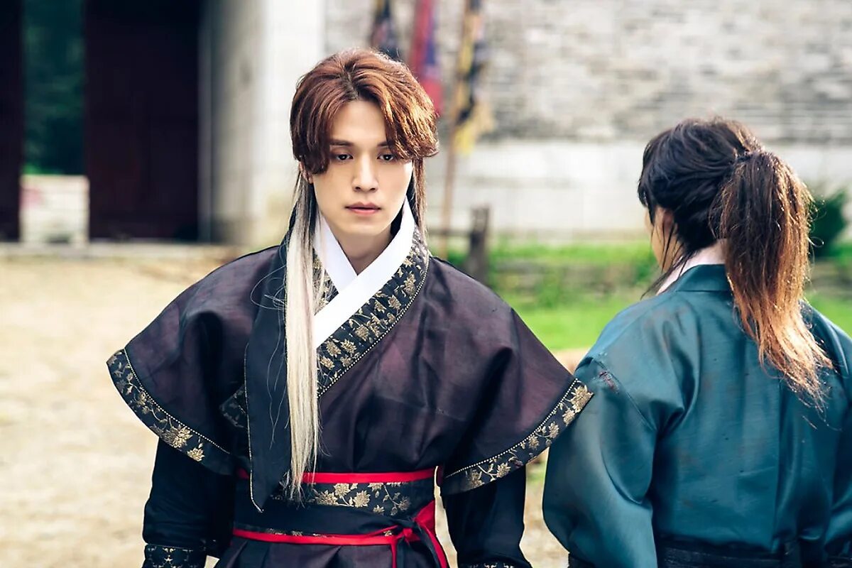 Сказания о девятихвостом дорама. Ли ён кумихо. Легенда о кумихо дорама 2020. Девятихвостый лис кумихо дорама. Дорамы сказка о кумихо.