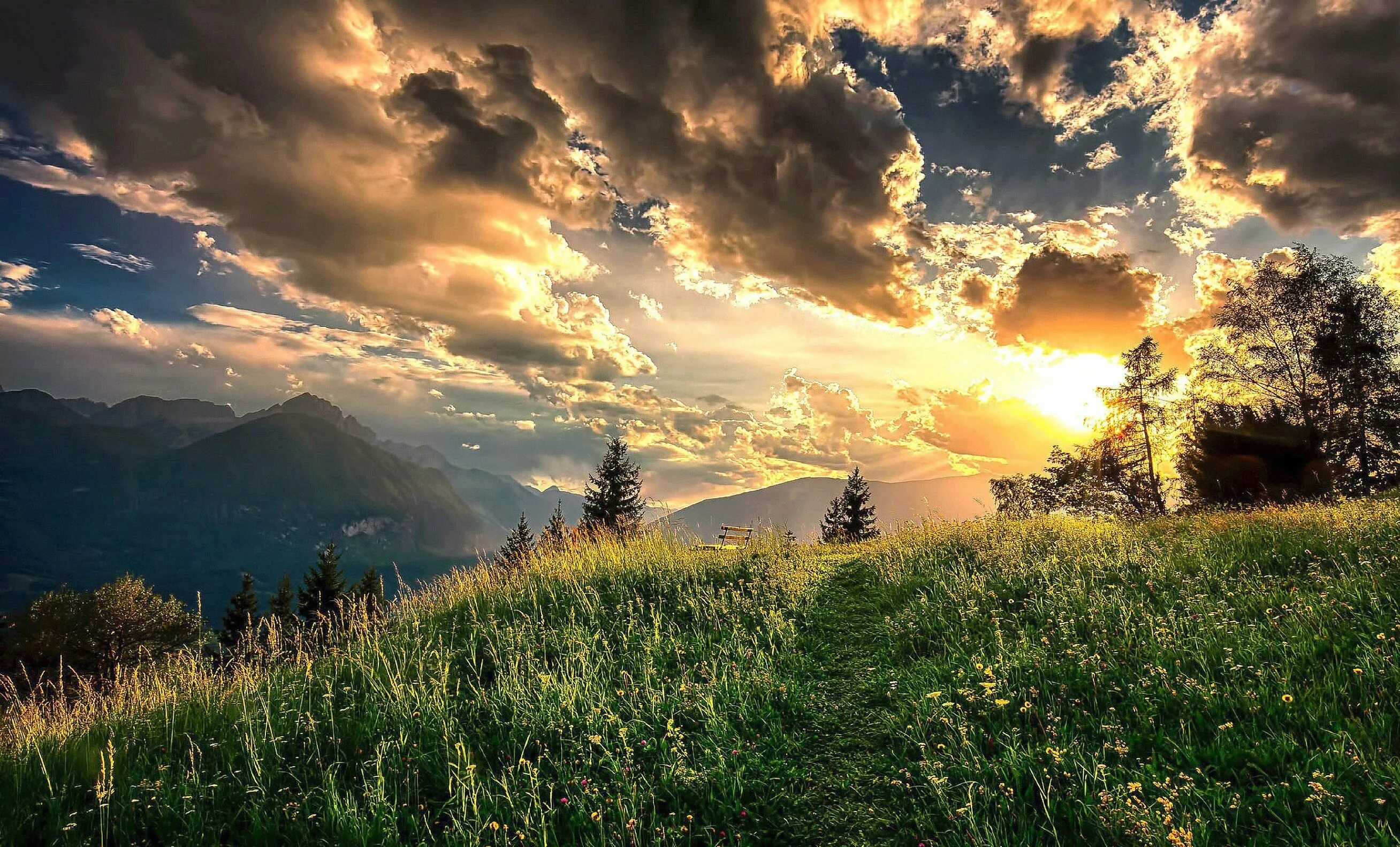 Солнце пейзаж. Красивый рассвет. Природа солнце. Рассвет в горах. Красивый восход.