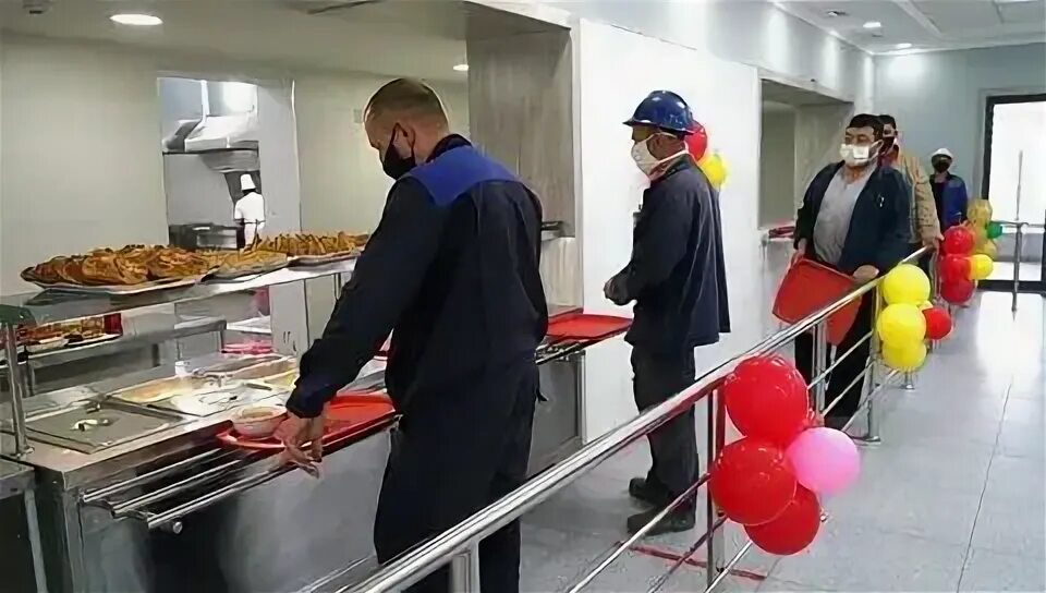 интерьер столовой на предприятии. столовая на заводе. столовая при промышленном предприятии. столовая на заводе. столовые на предприятиях.