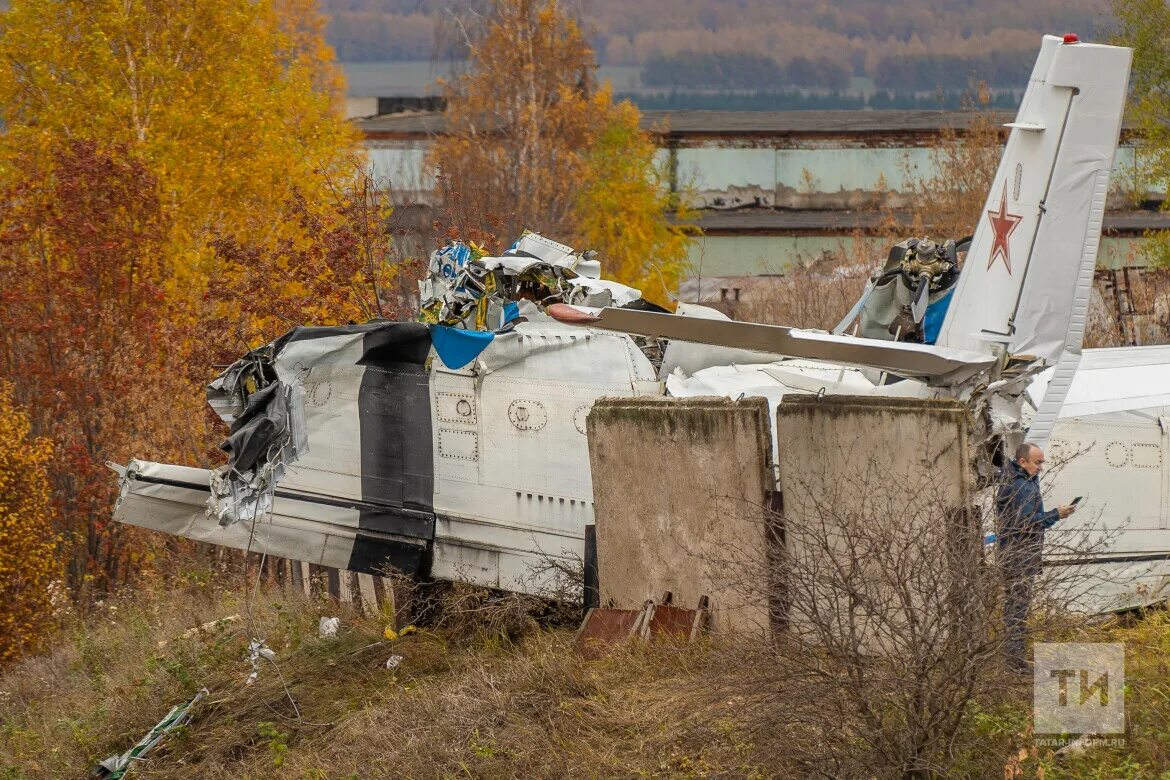 Самолет разбился погибло. Катастрофа л410 в Мензелинске. Крушение самолета l 410 в Мензелинске место крушения. Авиакатастрофа в Татарстане.