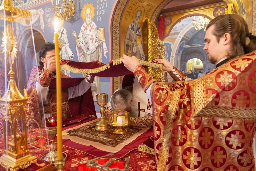 Что такое литургия в церкви. Литургия евхаристия. гречаников божественная литургия. богослужение литургия. служба в церкви причастие.