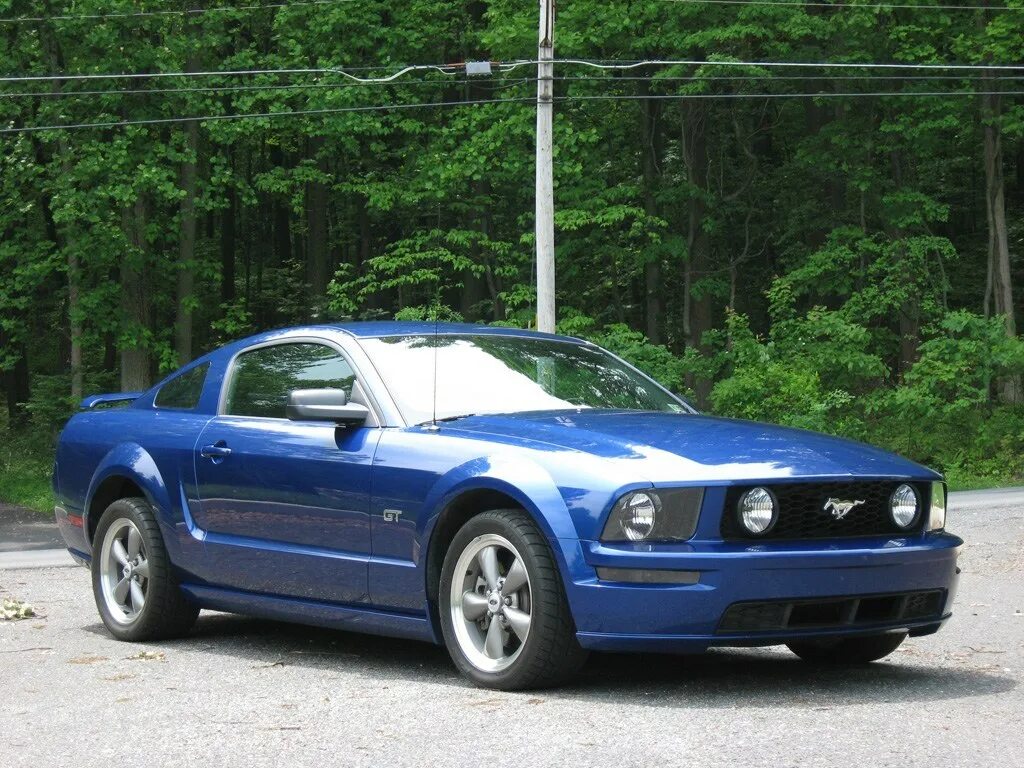 Мустанг бимка. Ford Mustang 2005. Форд Мустанг 2005. Форд Мустанг gt 2005. Ford Mustang 2005 Blue.