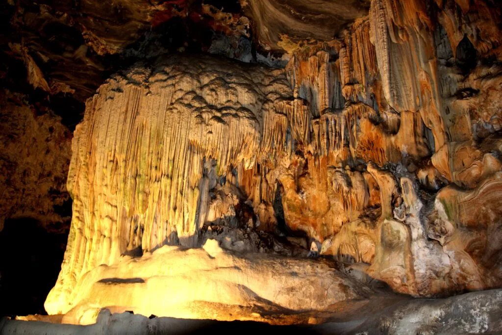 Канго кейв. Скельская пещер органный зал. Пещеры канго, южная африка. Пещеры канго юар. Пещеры канго.