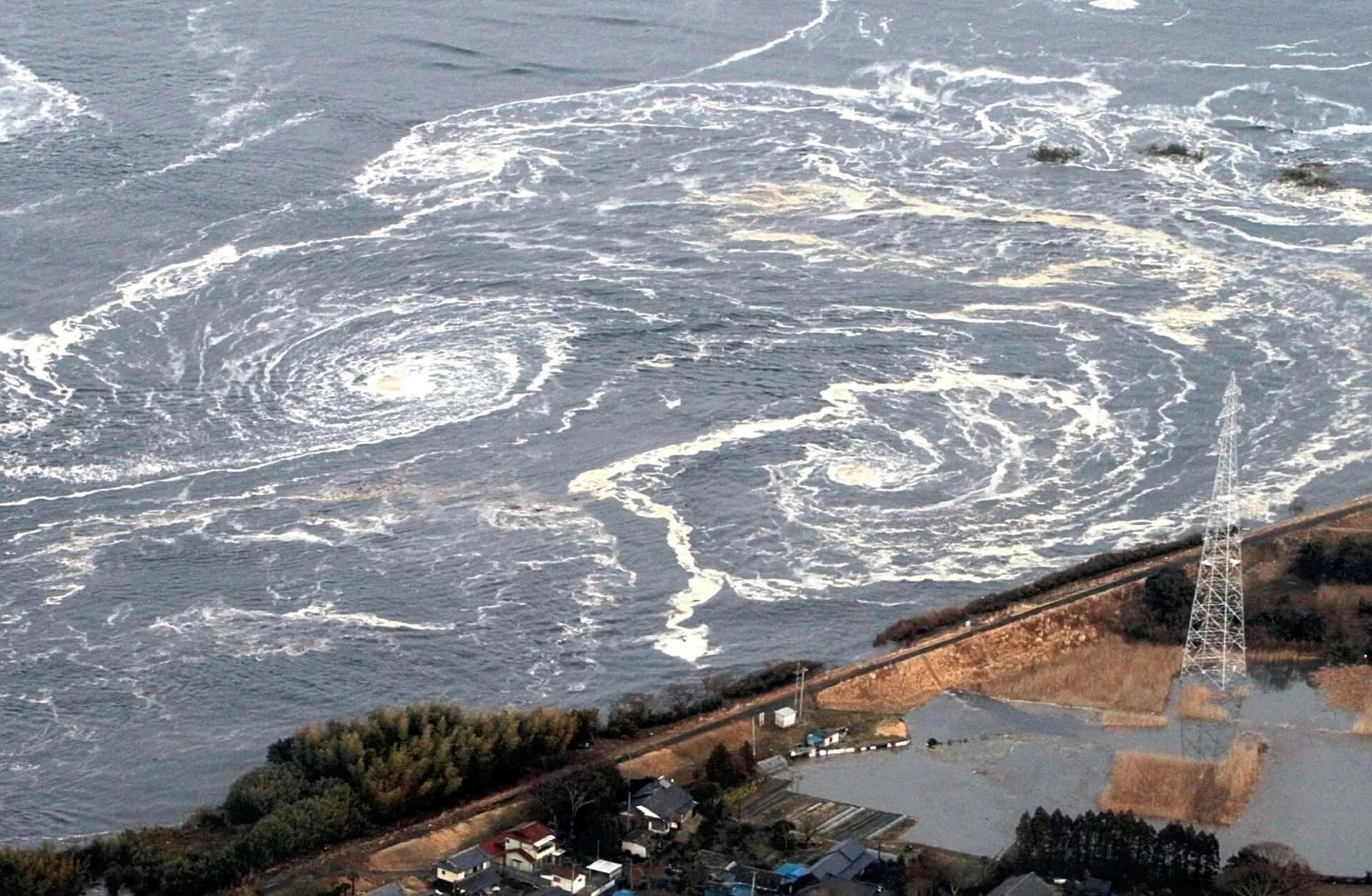 Восстановление страны водоворотов. ЦУНАМИ В Японии в 2011. Япония 2011 землетрясение и ЦУНАМИ. ЦУНАМИ В Японии 2022.