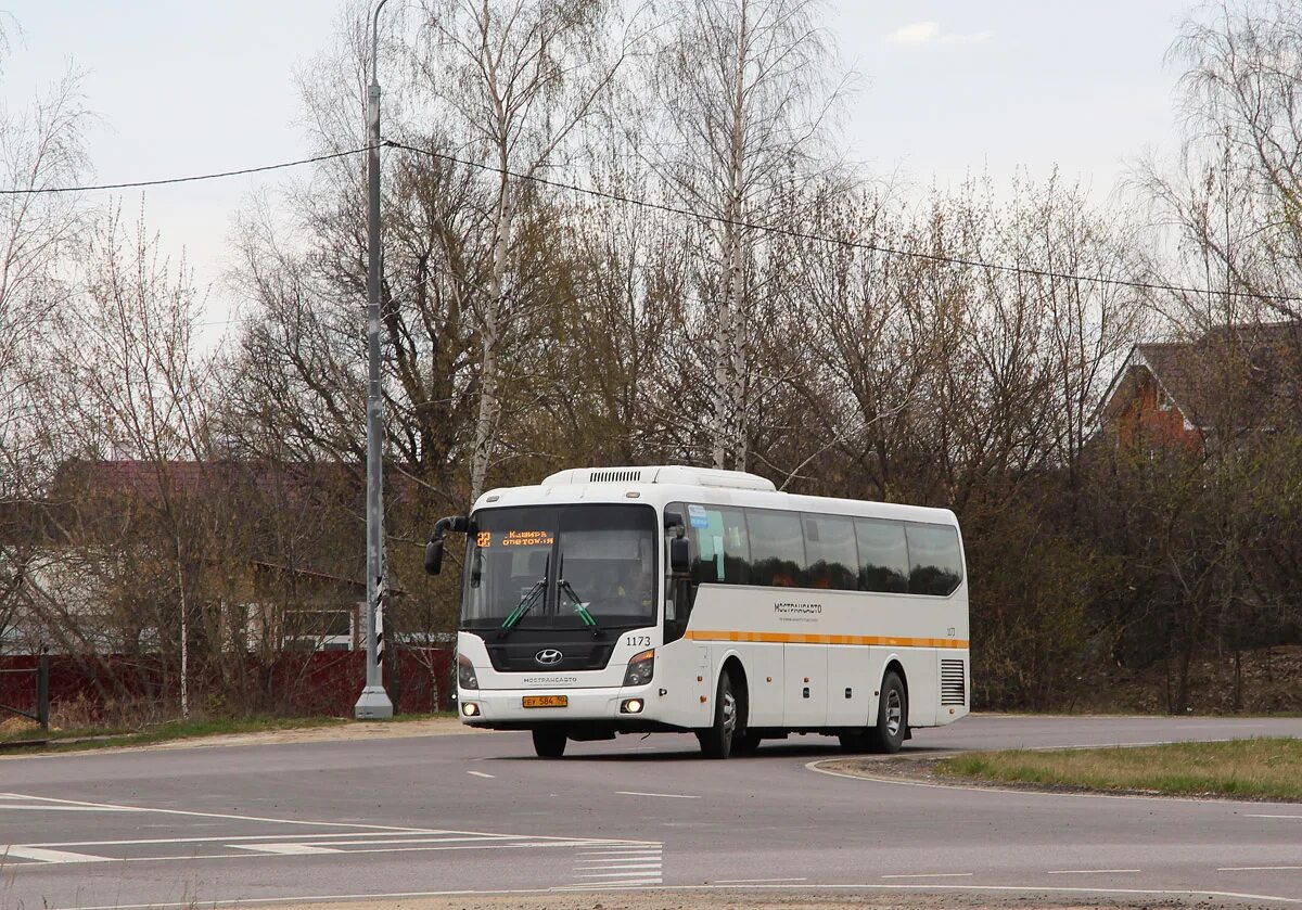 Автобусы кашира москва сегодня. Автобус Кашира. Фотобус Кашира. Автобус ожерелье Кашира. Список автобусов Кашира.