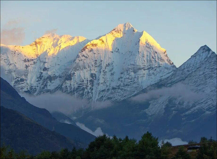 Непал Гималаи. Горный массив в Гималаях. Высокогорье Гималаев. Лето горы Гималаи. Гималаи в азии