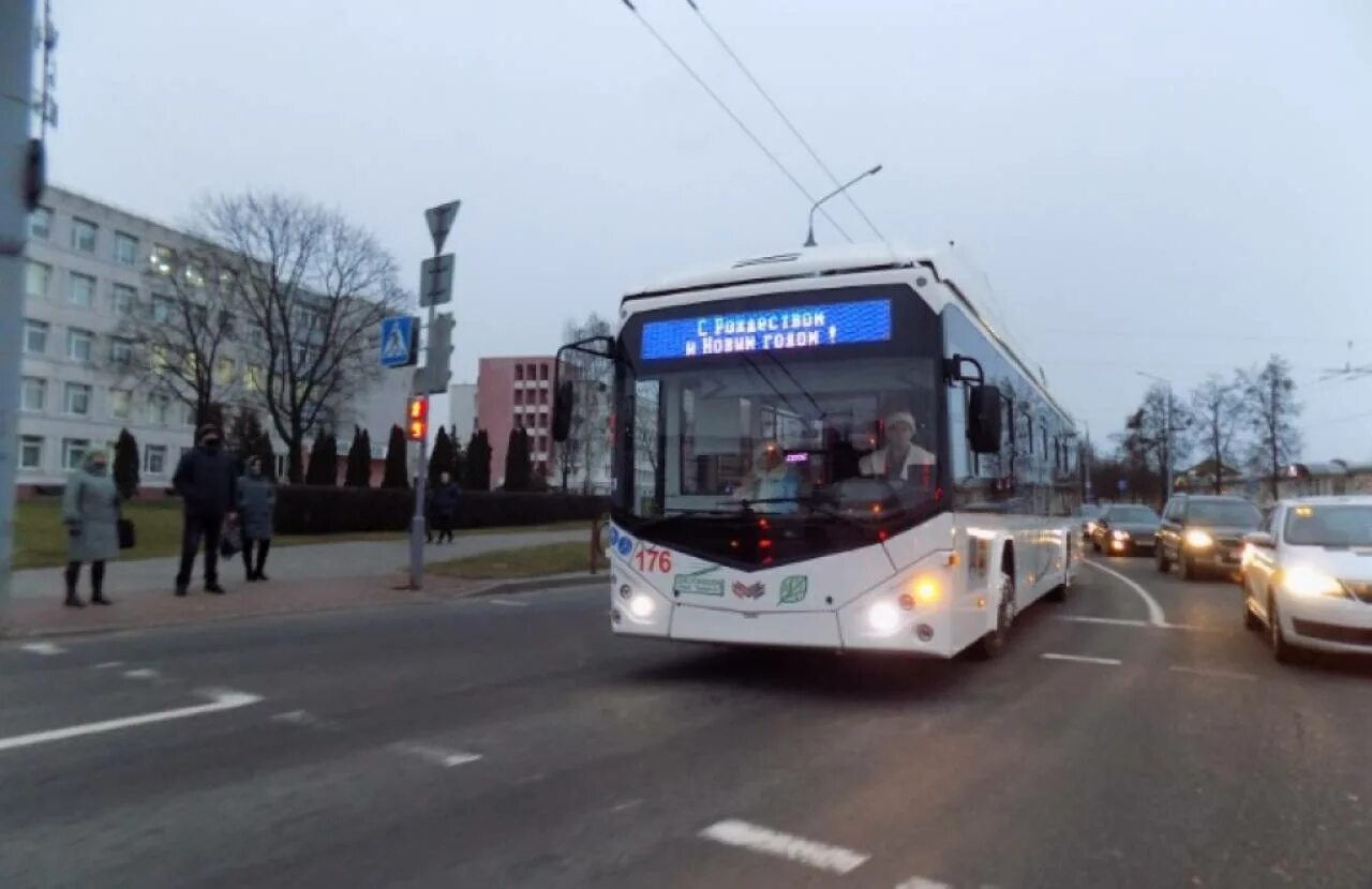 24 троллейбус гродно. Троллейбусное управление Гродно. Проспект троллейбус 3 автобус. Белорусский троллейбус внутри. Автобусный парк на Рощинской.