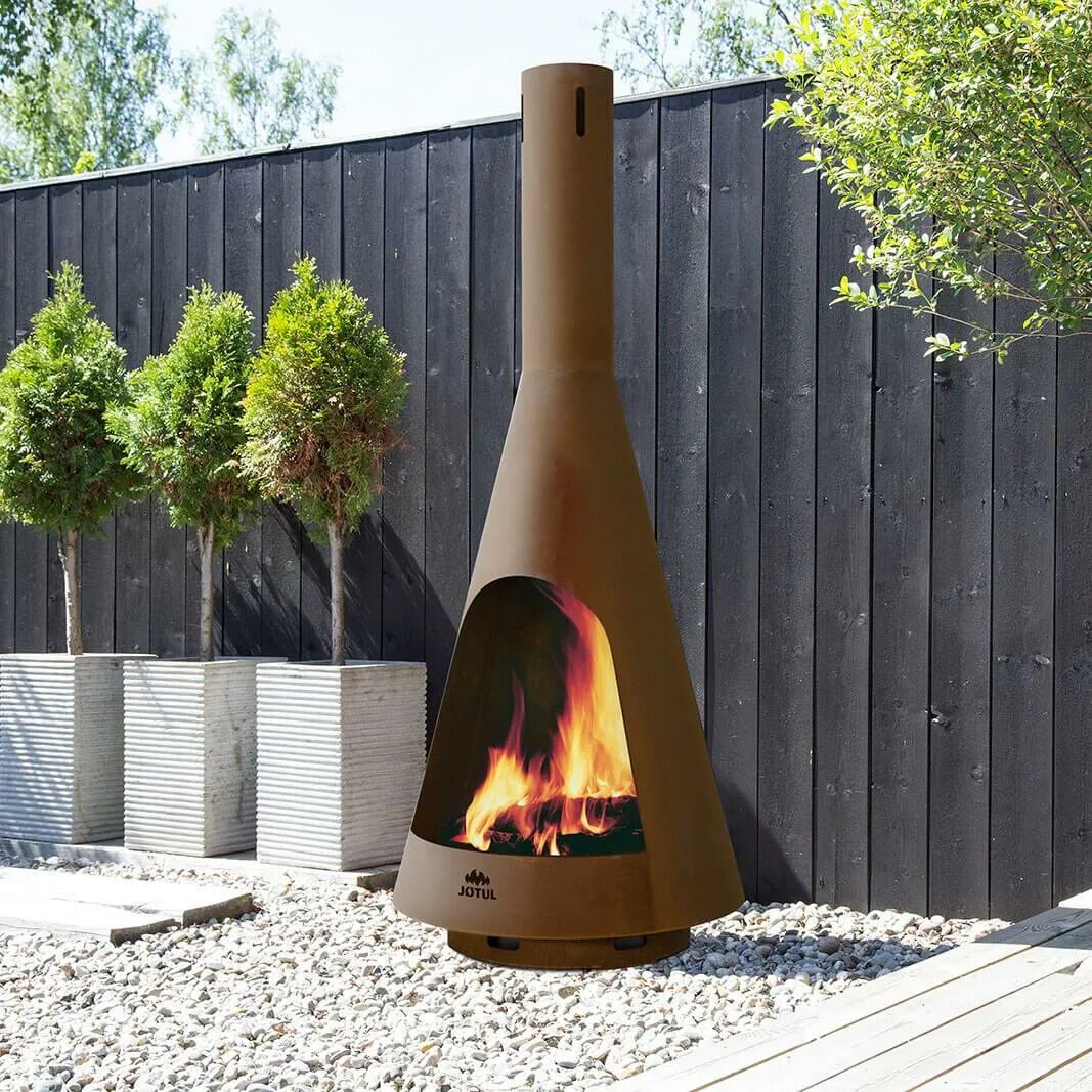 Готовые уличные камины. Уличный камин jotul. Jotul froya. Камин уличный дровяной. Уличный камин jotul.