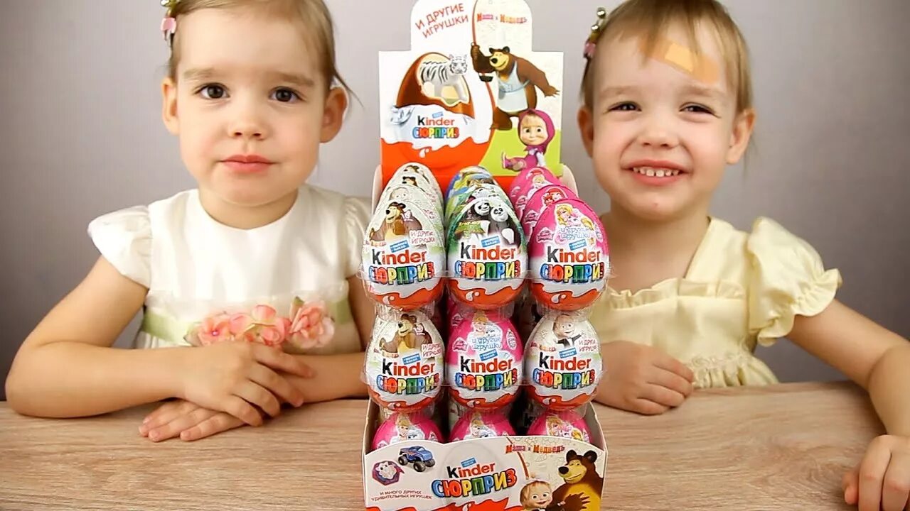 Киндер сюрприз распакованное. Распаковка игрушек киндер сюрприз. Лунтик. Kinder сюрприз киндерино профессии. Киндеры диану.