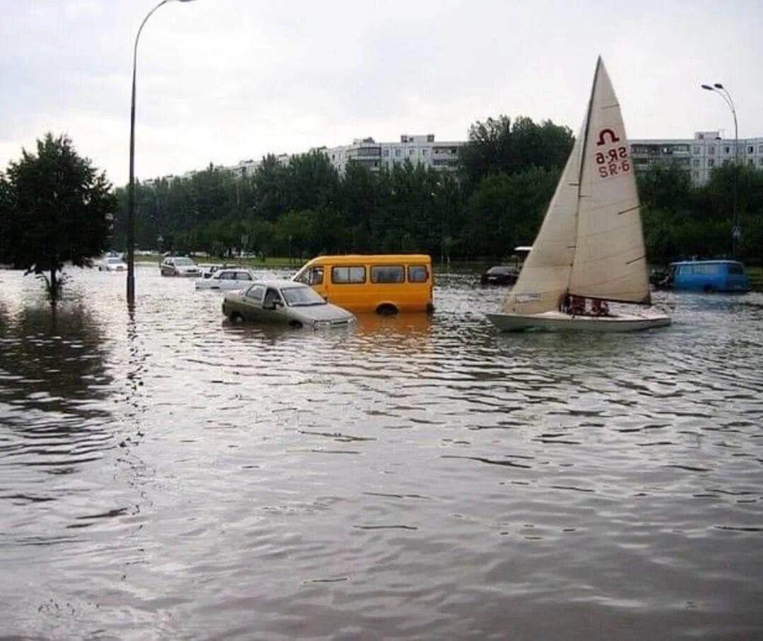 1 июля 2004 г. Наводнение в Тольятти. Тольятти потоп. Тольятти 2004 наводнение. Тольятти затопление.