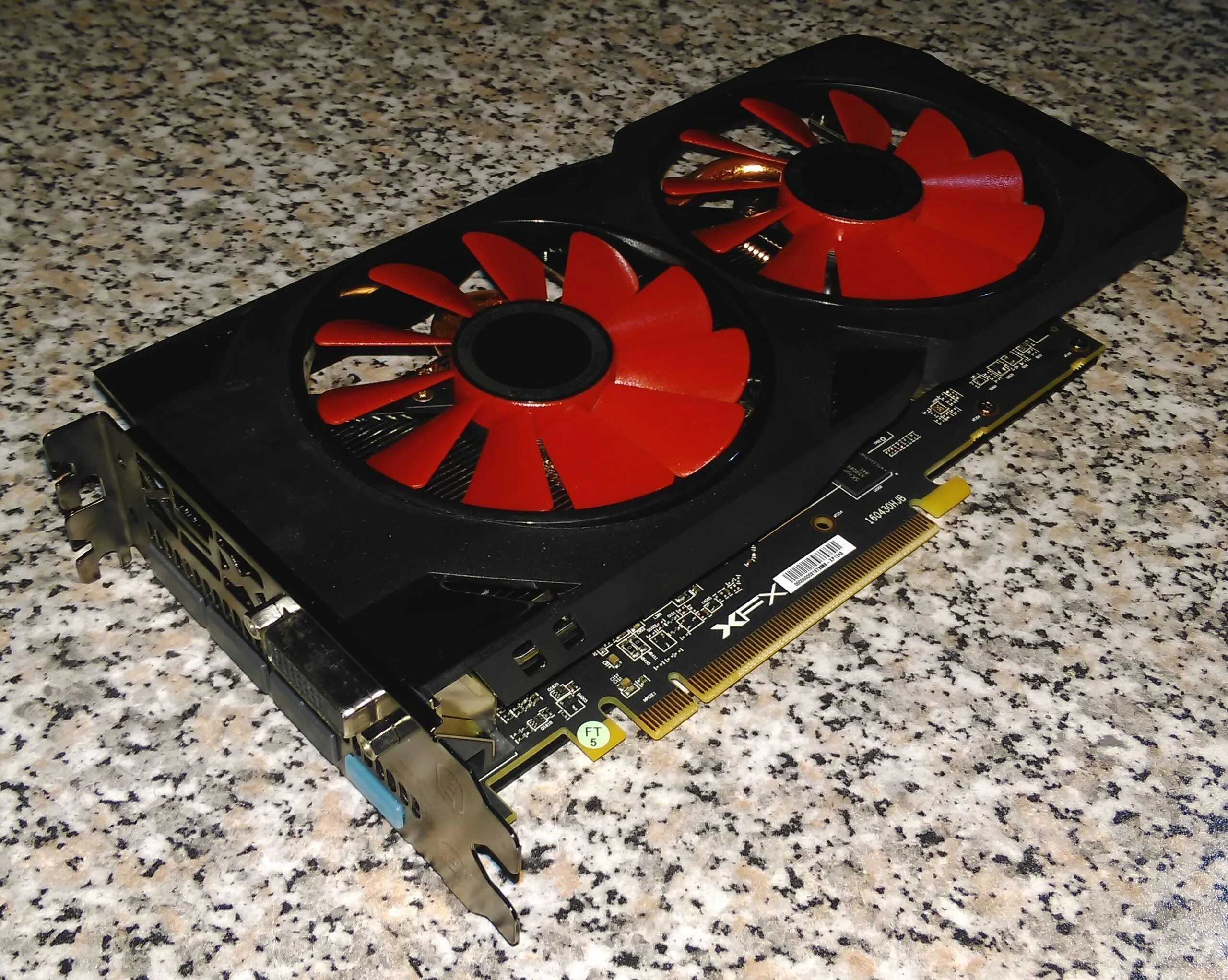 Видеокарта XFX rx570 8gb. AMD RX 570 8gb. Видеокарта RX 570 XFX. Видеокарта радеон RX 570 8гб.