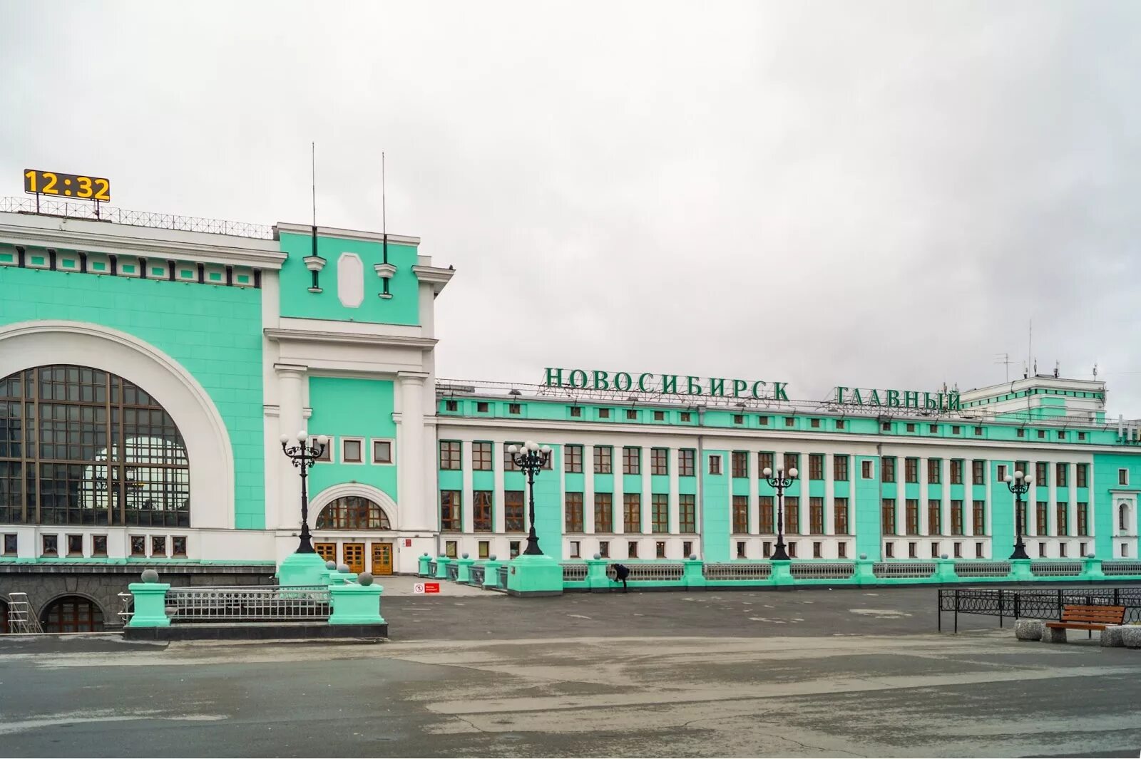 Новосибирск вокзал 2023. Речной вокзал Новосибирск 2023. Станция Новосибирск-главный, Новосибирск. Вокзал Новосибирск главный. Сайт вокзала новосибирск