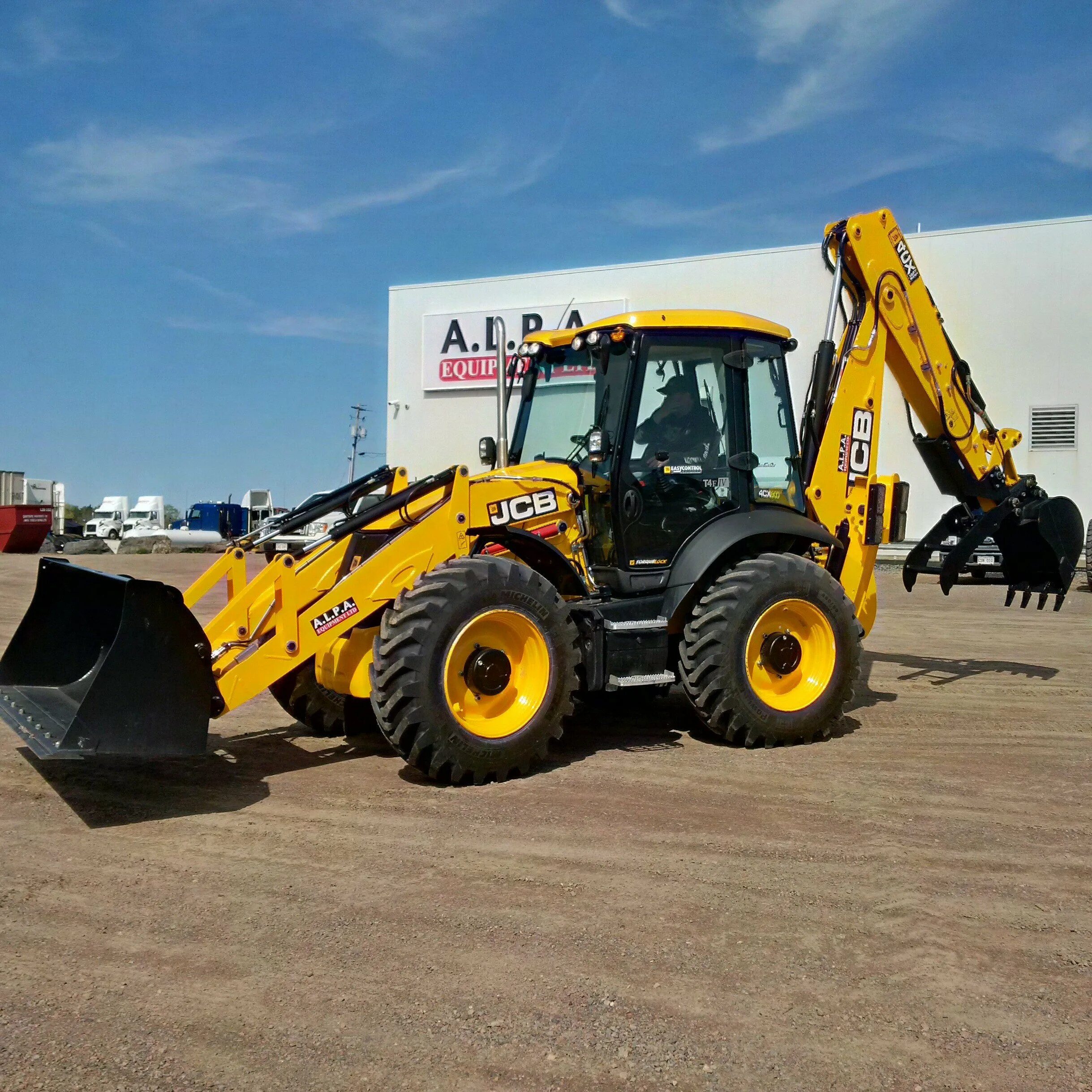 Экскаваторы погрузчики челябинск. Трактор JCB 4cx. Экскаватор погрузчик колесный JCB 4cx. JSB экскаватор 4cx. Экватор погрузчик JSB 4cx.